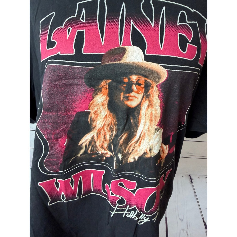 Bell Bottom Country‎ Lainey Wilson Graphic T-Shirt XL Concert Tee Shirt HoLes